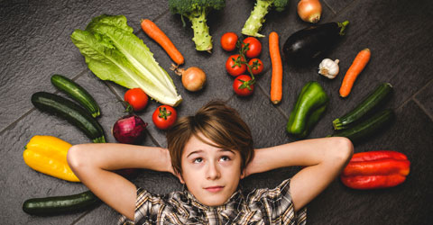 7 Tips To Get Your Kids to Eat More Veggies